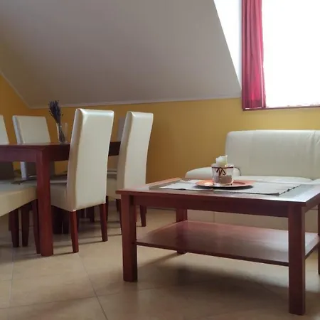 Club Erdei Villapark Apartment *